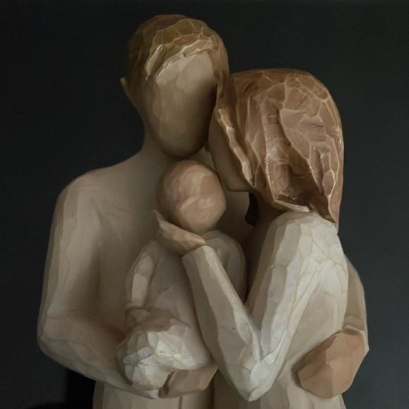 Willow Tree Figurine, Our Gift Sculpted Hand-Painted Figure - Picture 2 of 4